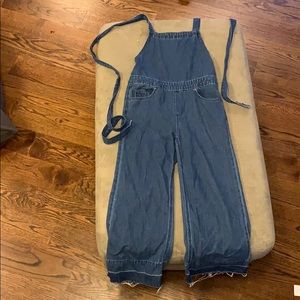 Overall denim capris